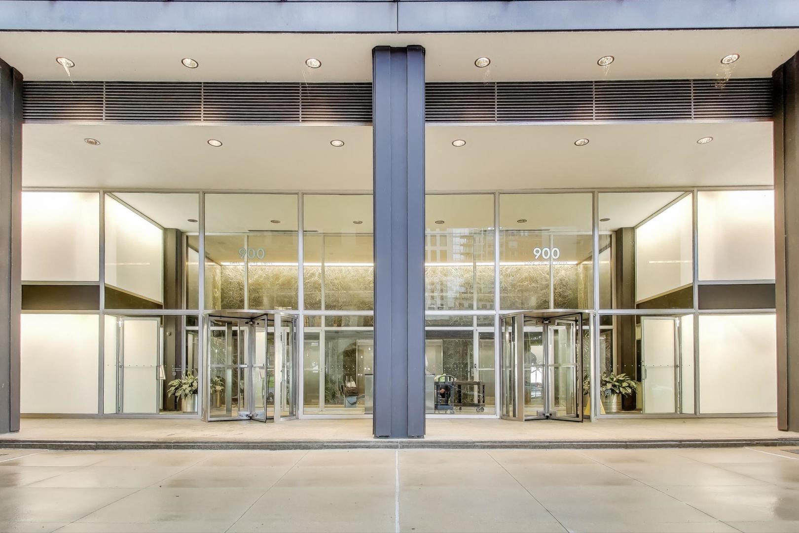 900 N LAKE SHORE Drive Unit: 802-4