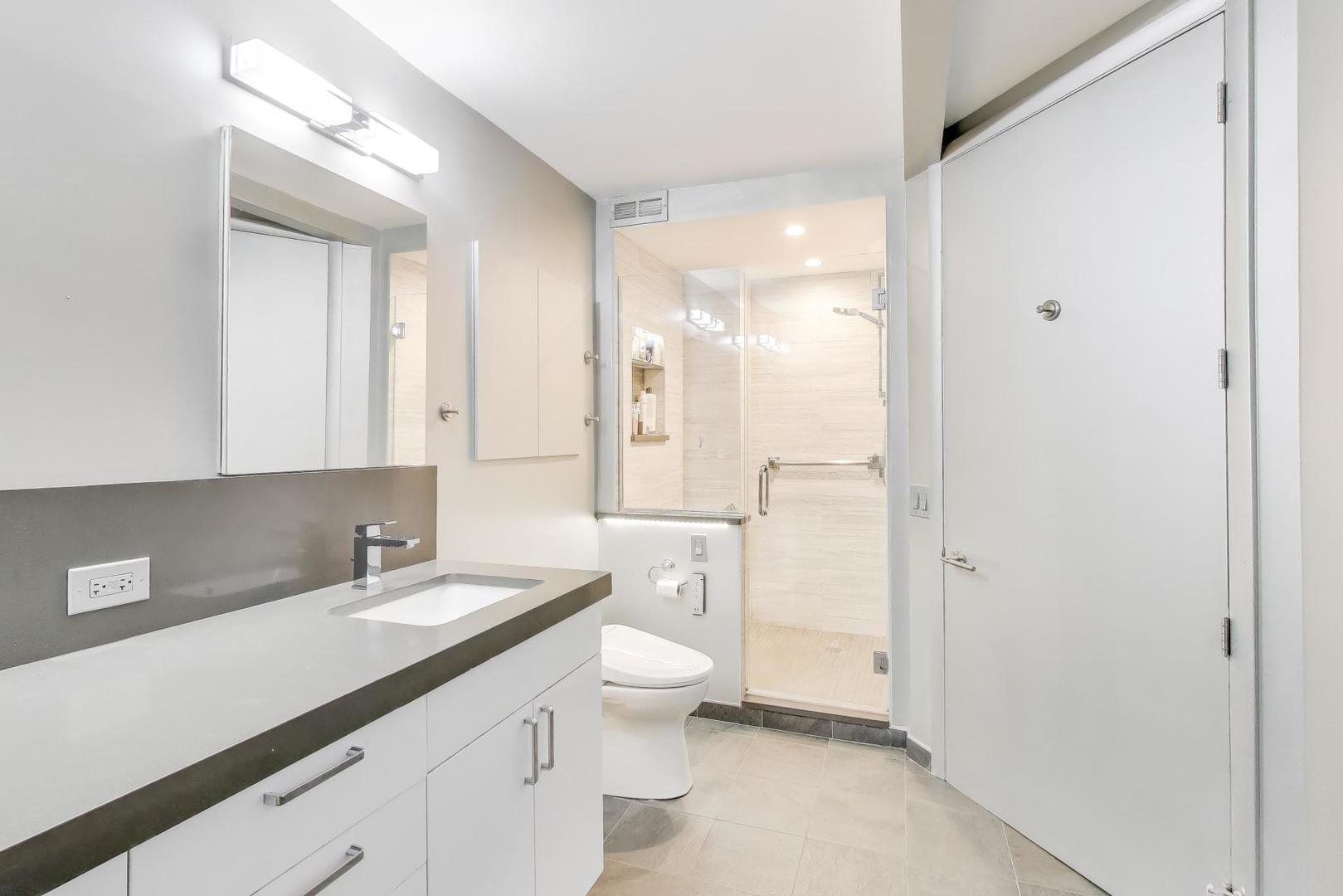 900 N LAKE SHORE Drive Unit: 802-4