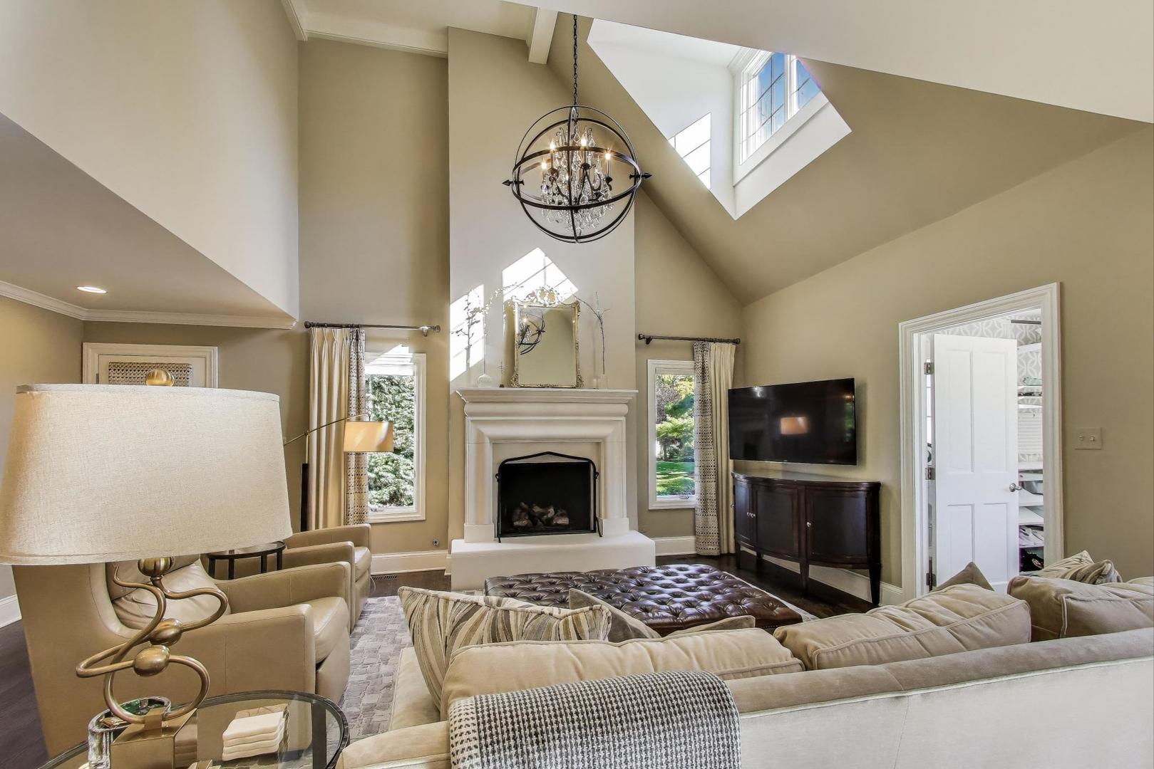 105 Burr Ridge Club Drive