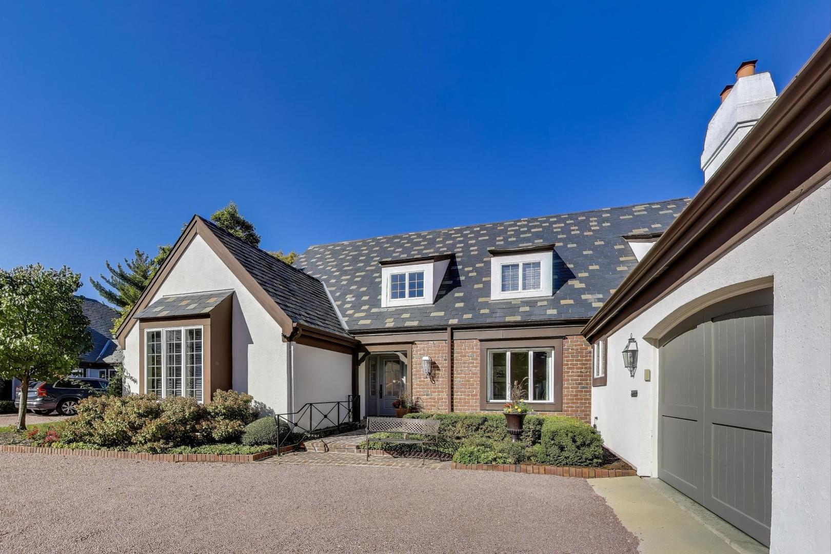 105 Burr Ridge Club Drive