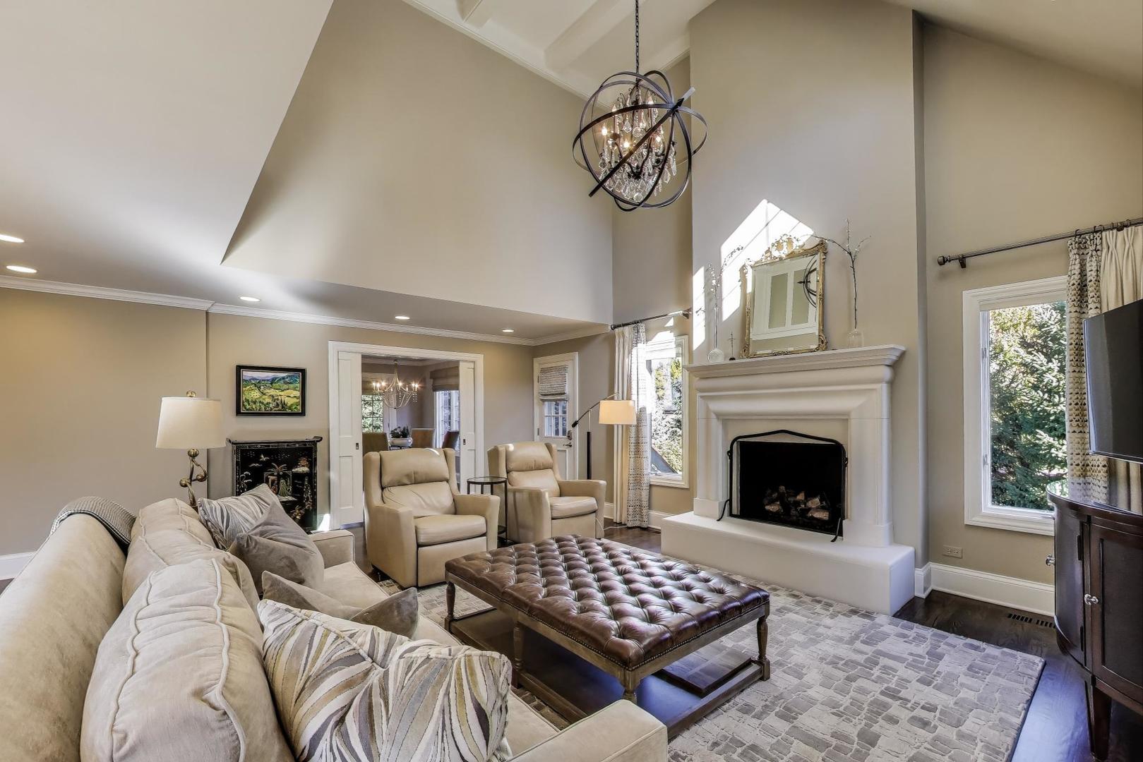 105 Burr Ridge Club Drive