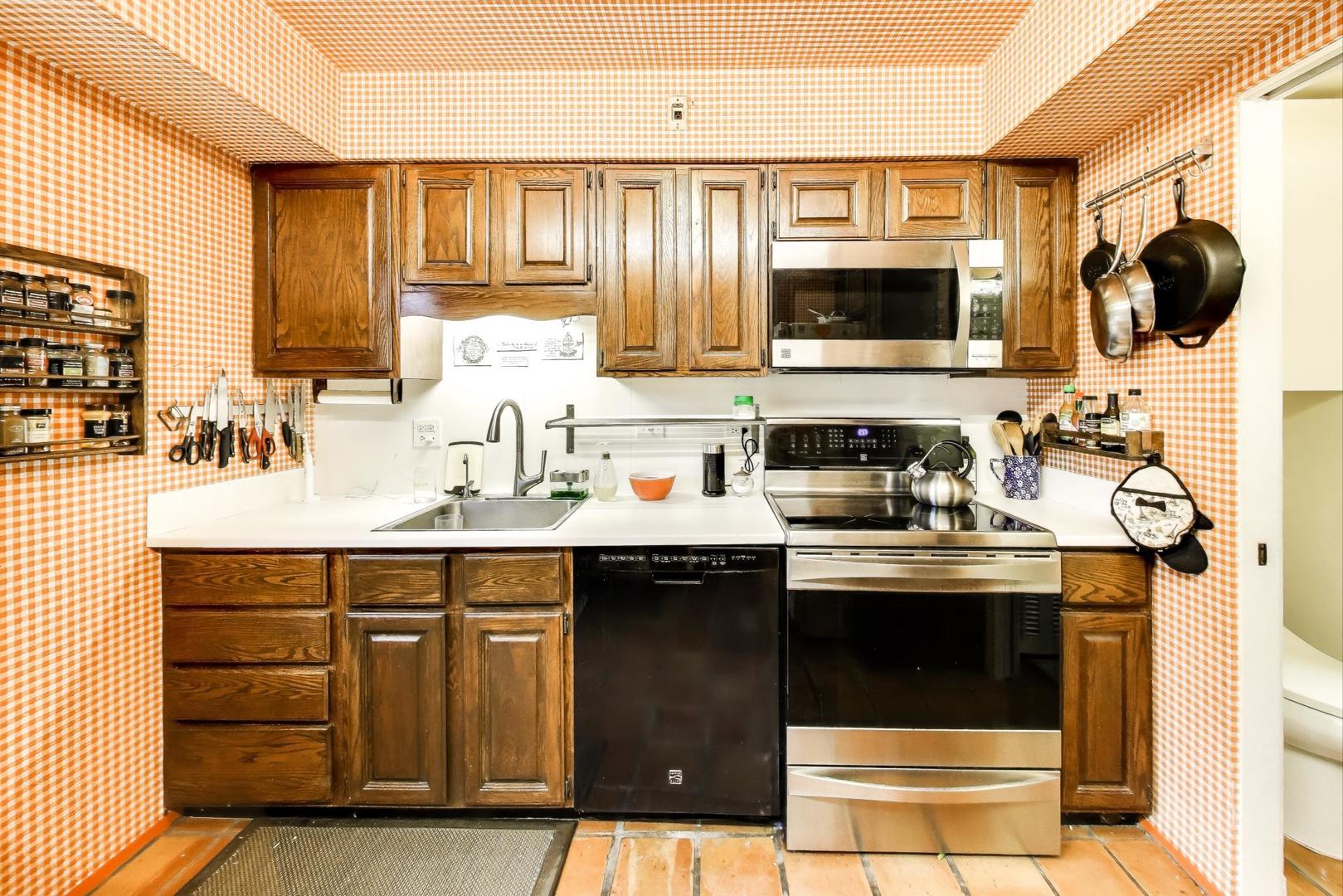 1406 Chanticleer Lane Unit: 1406