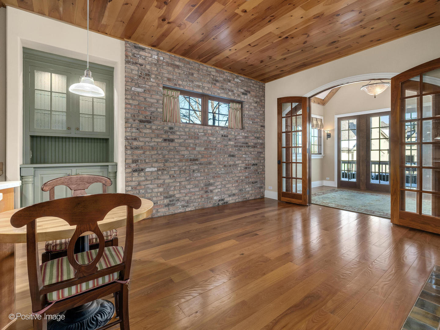 48 FOREST GATE Circle