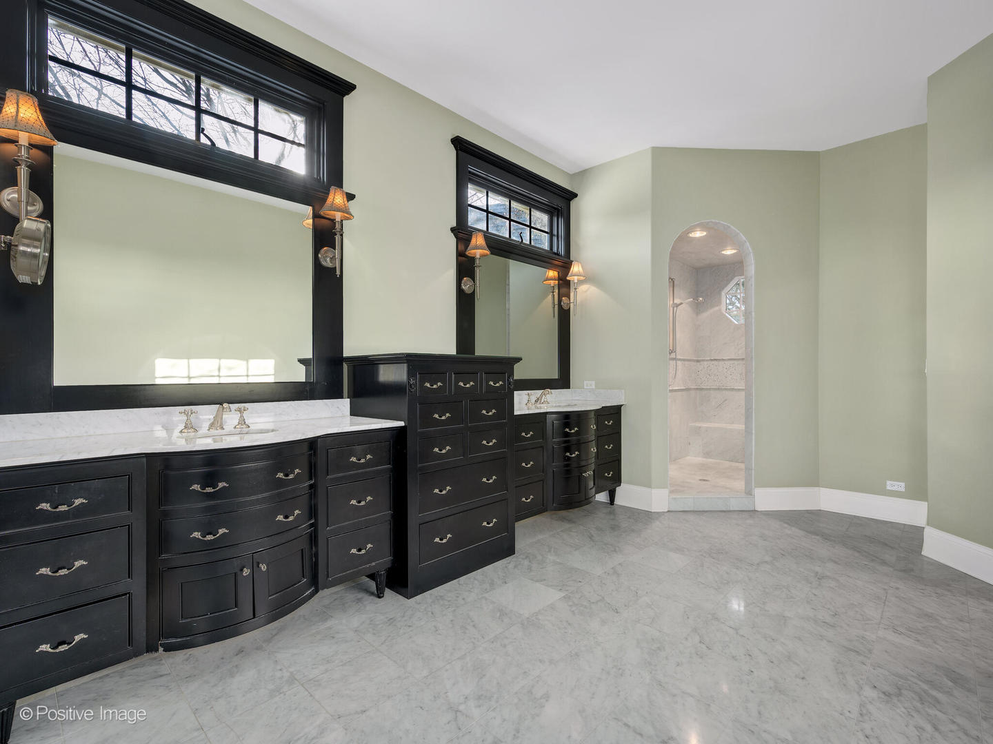 48 FOREST GATE Circle