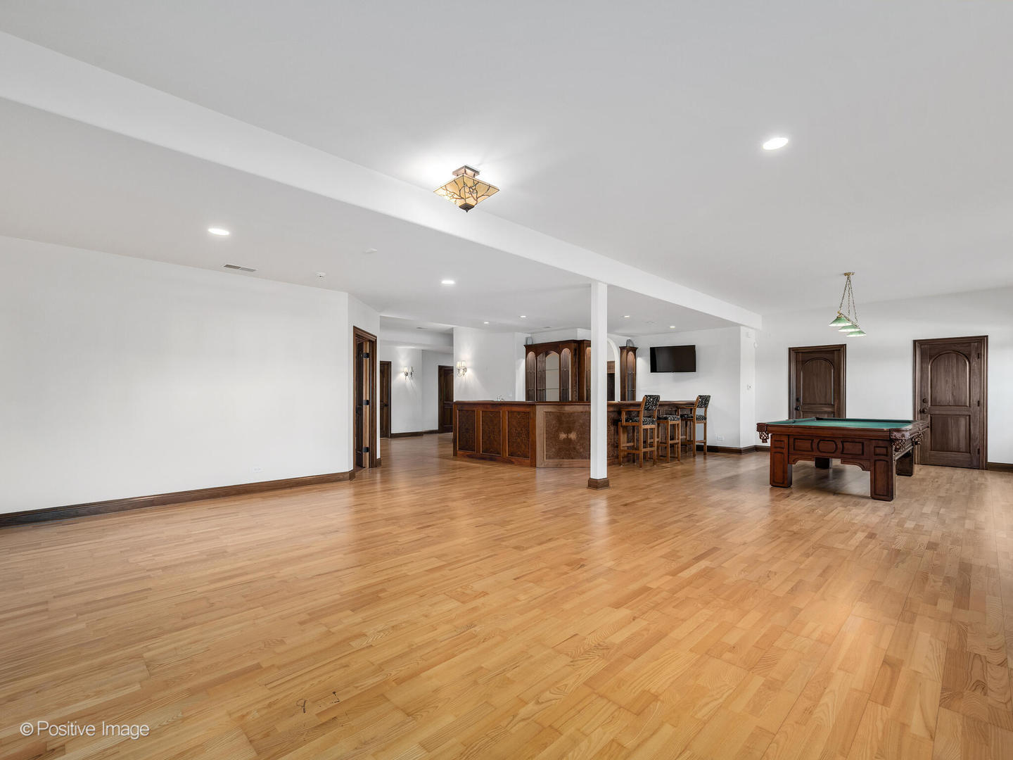 48 FOREST GATE Circle
