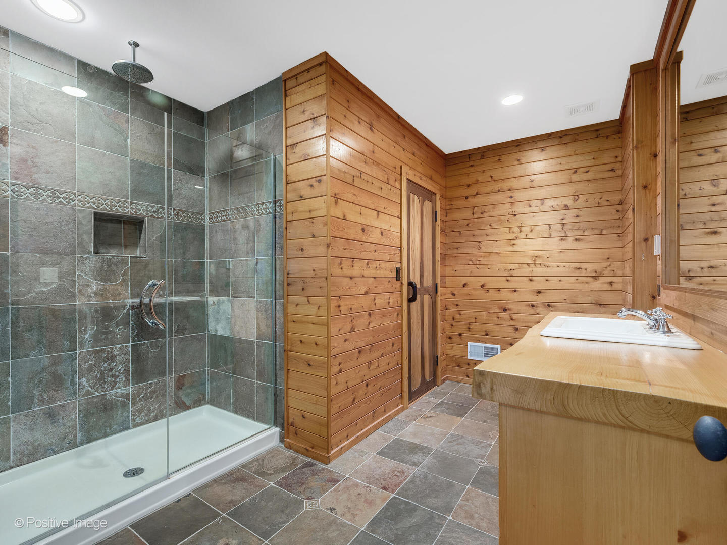 48 FOREST GATE Circle