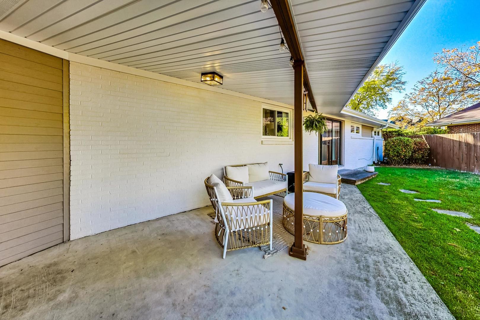 705 N County Line Road