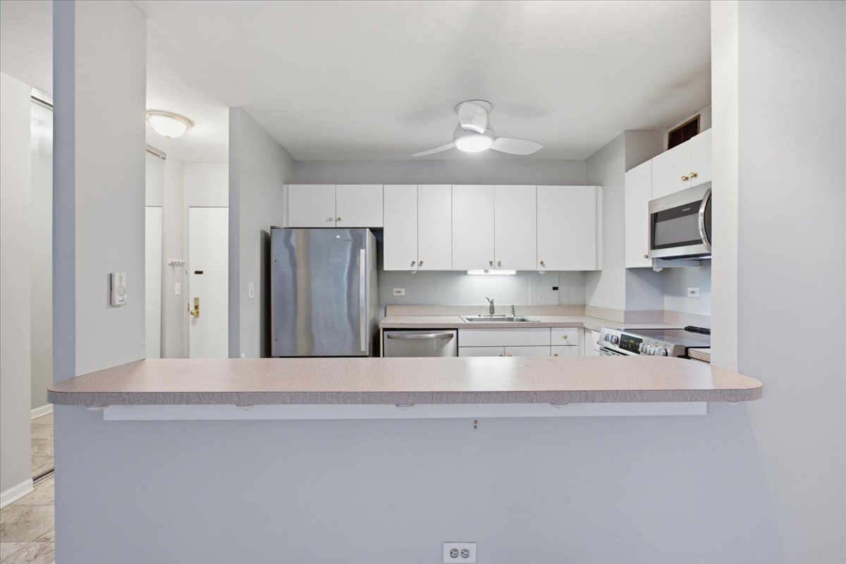 33 E Cedar Street Unit: 5B