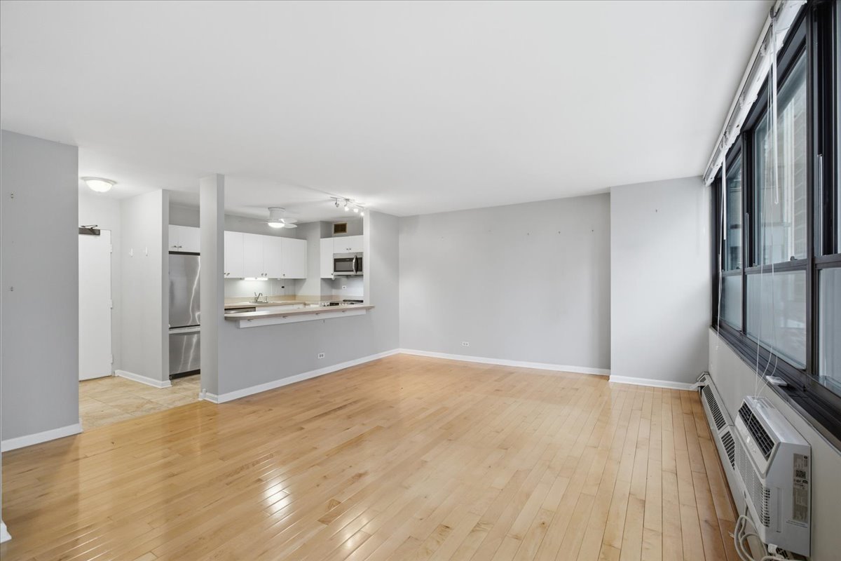 33 E Cedar Street Unit: 5B