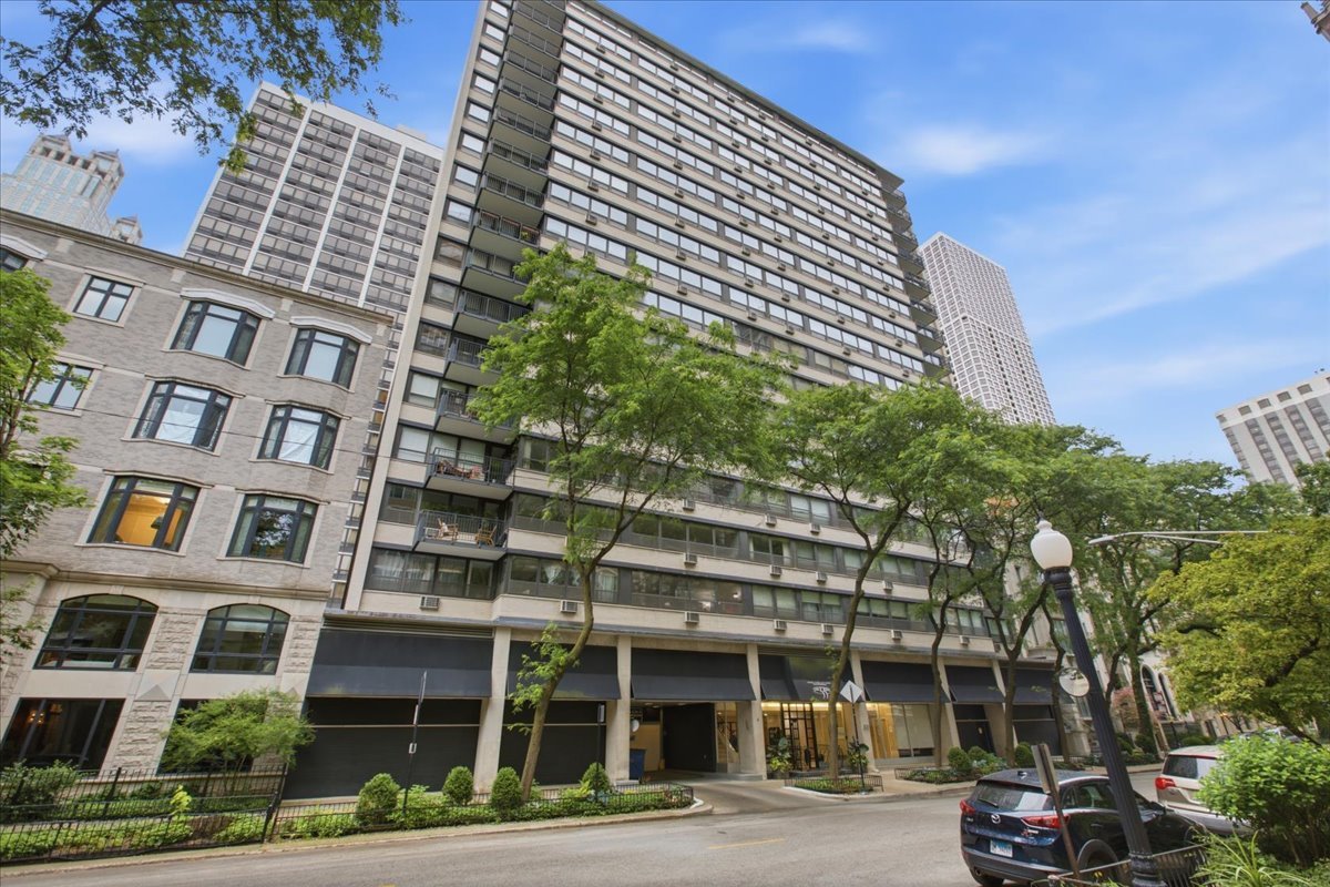 33 E Cedar Street Unit: 5B