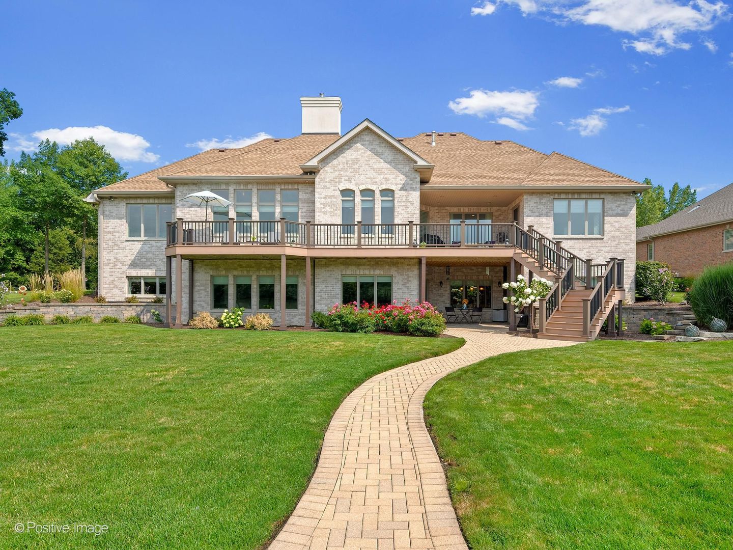 335 Edgewater Drive