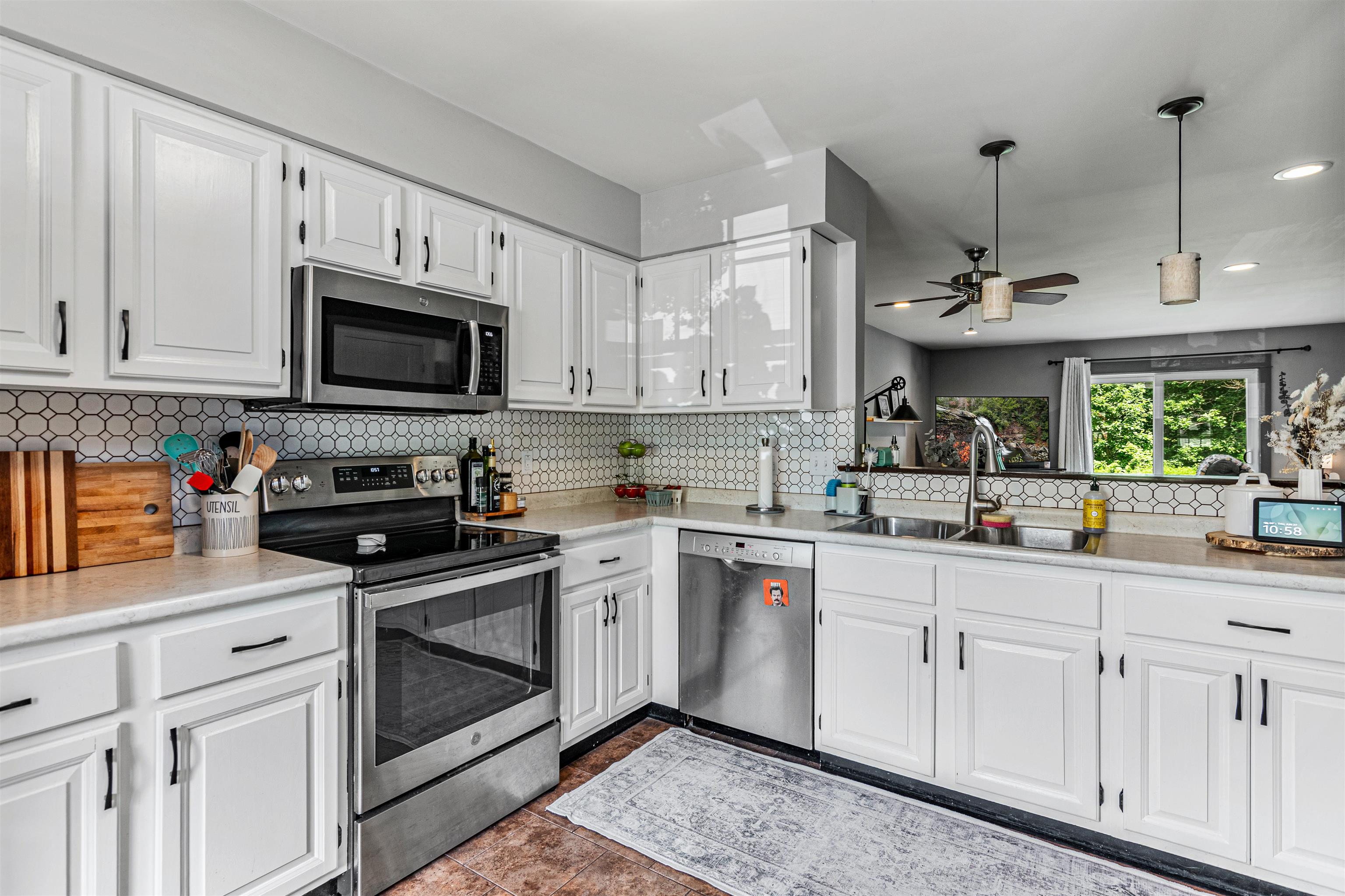 70 Brickyard Road Unit: 11