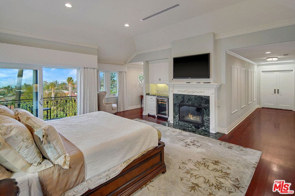 3819 Vista Linda Drive