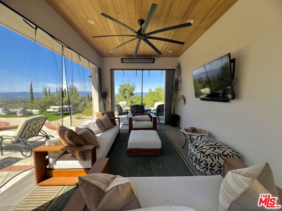 3819 Vista Linda Drive