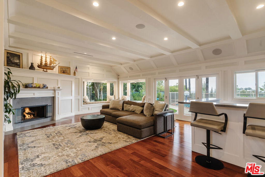 3819 Vista Linda Drive