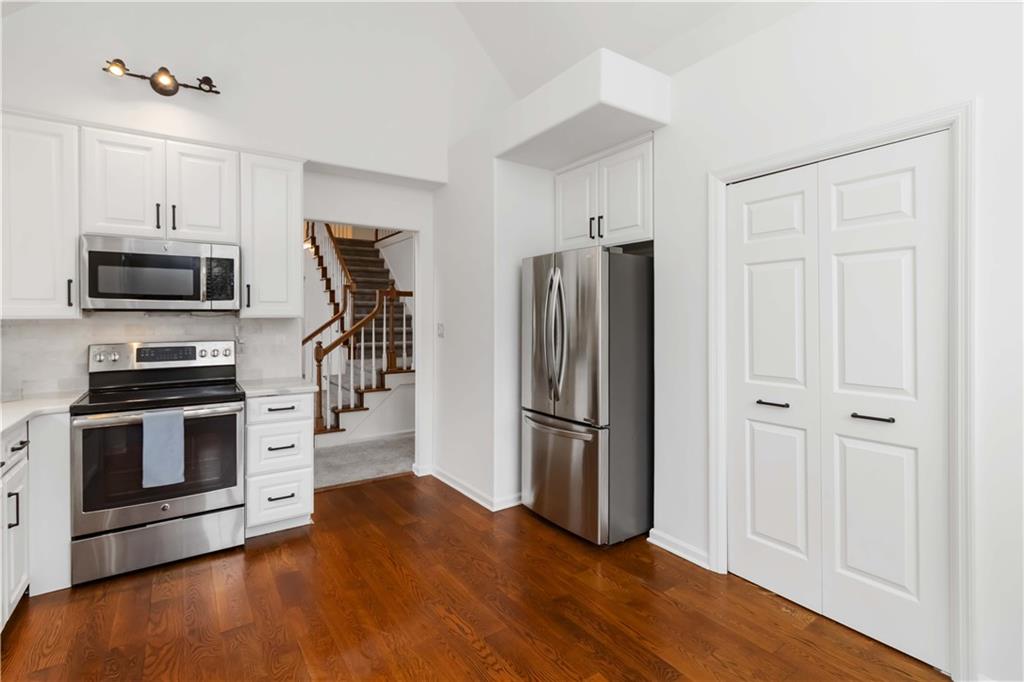 215 Ridge Point Court