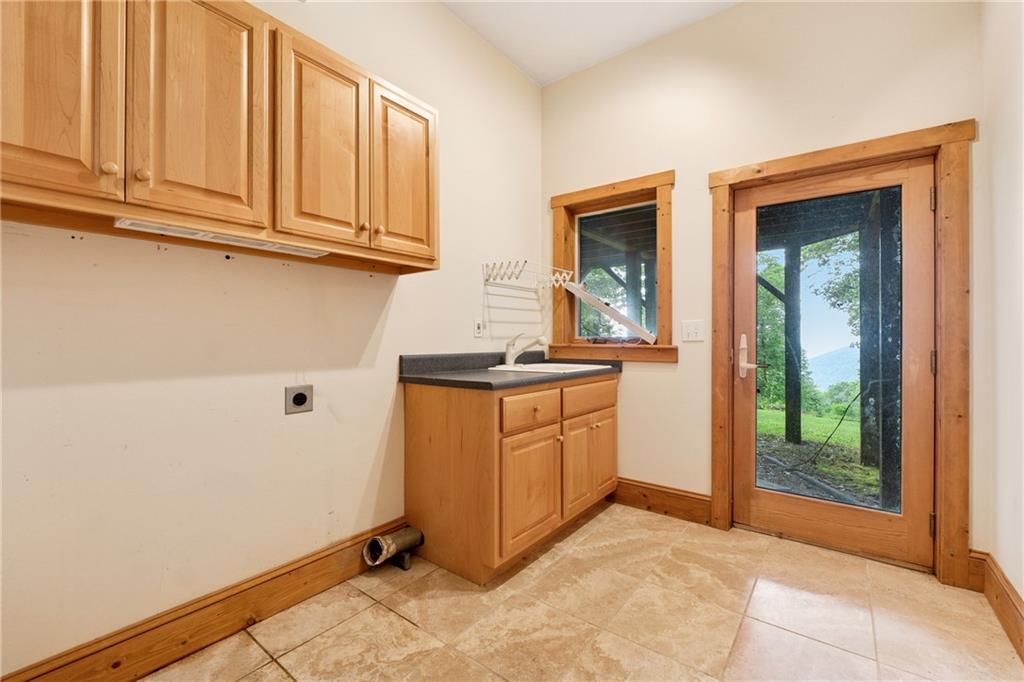 631 Sunset Cliff Drive
