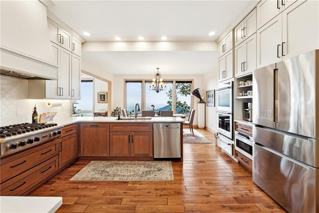 140 Sunset Cliff Drive