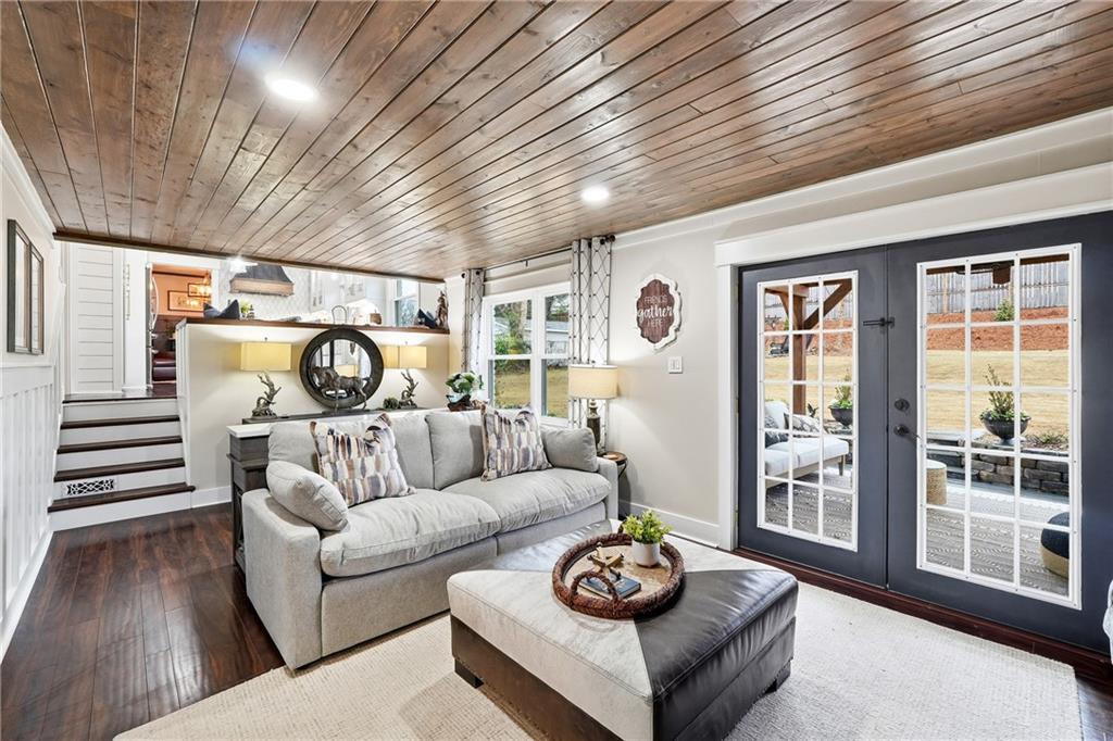 2871 Fontainebleau Drive