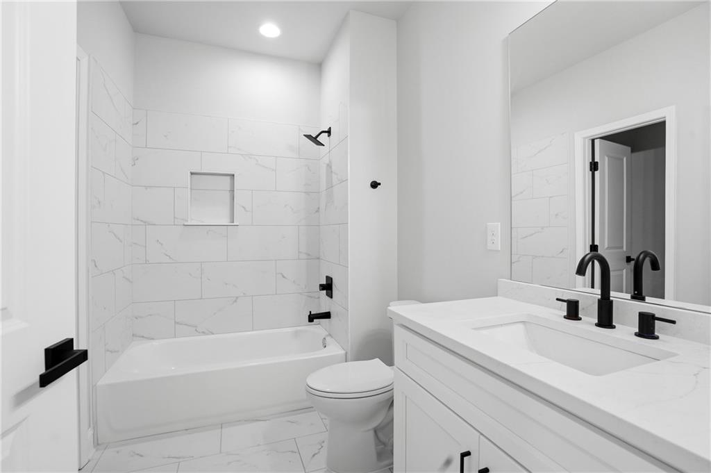 2919 Heritage Oaks Circle