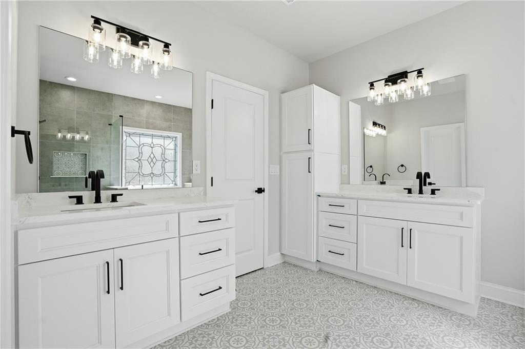 2919 Heritage Oaks Circle