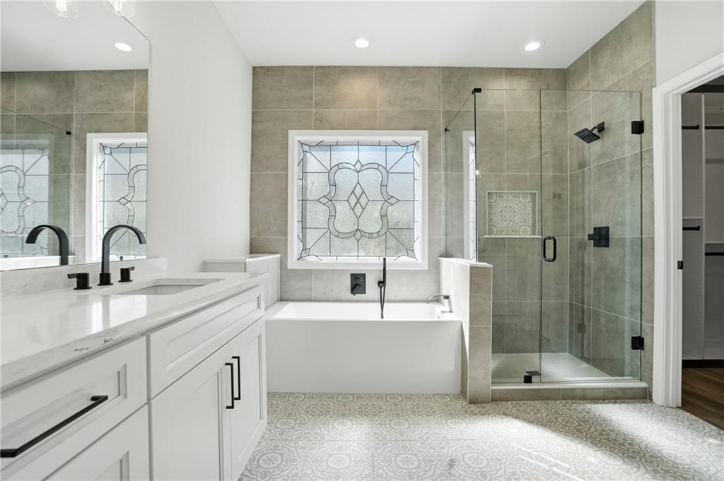 2919 Heritage Oaks Circle