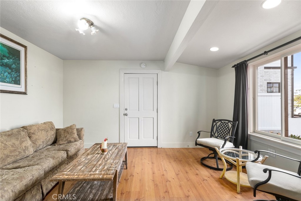 713 W Balboa Boulevard