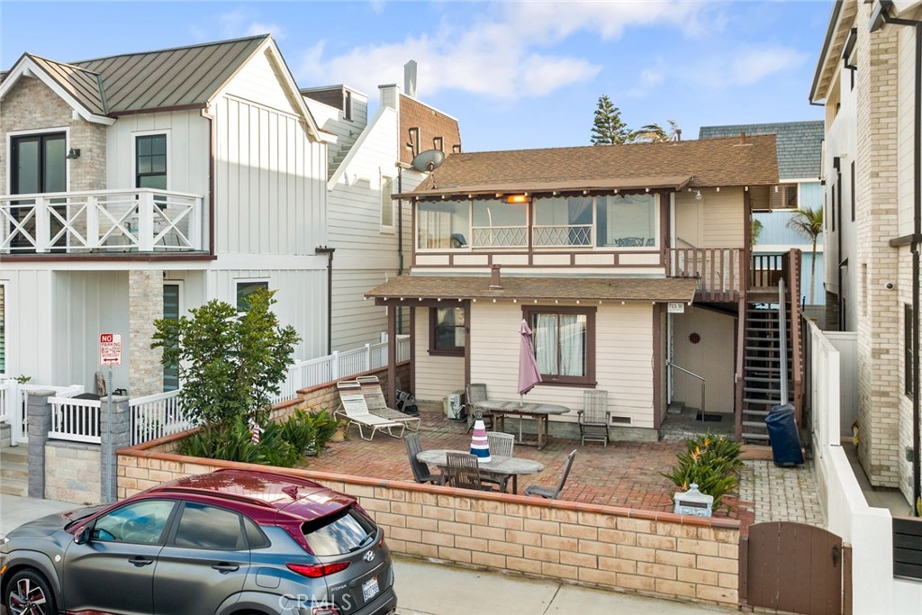 713 W Balboa Boulevard