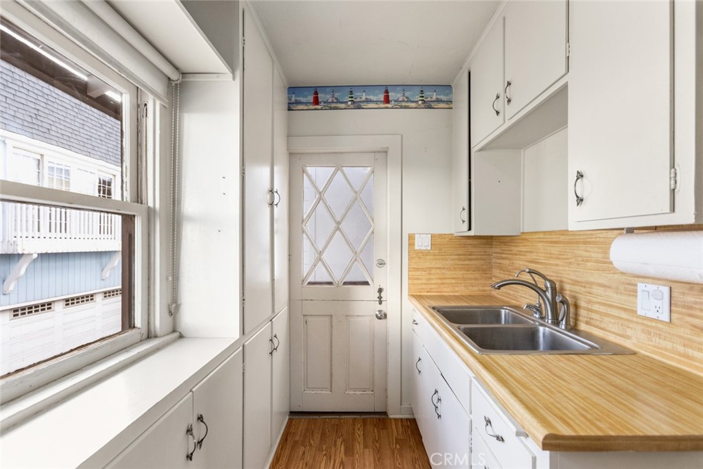 713 W Balboa Boulevard