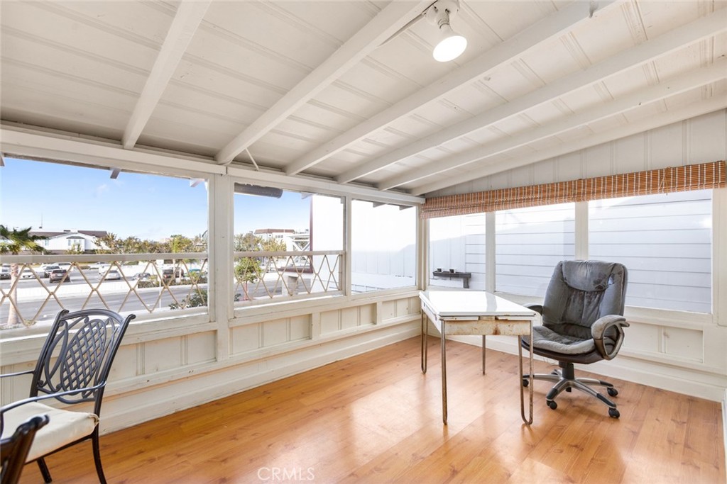 713 W Balboa Boulevard