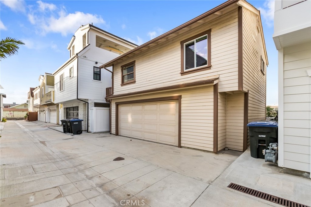 713 W Balboa Boulevard