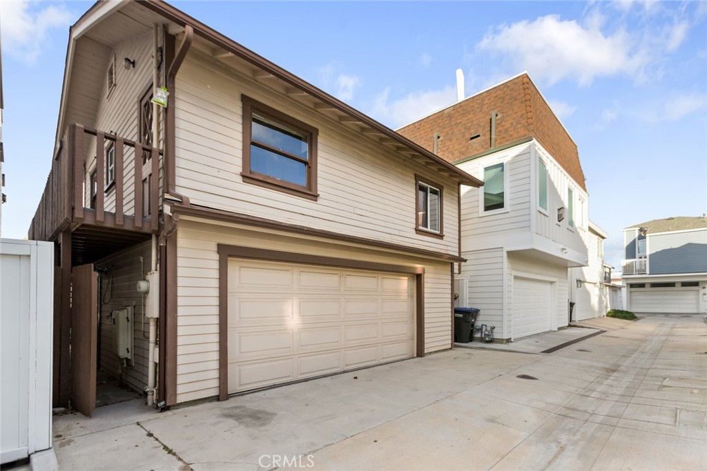 713 W Balboa Boulevard