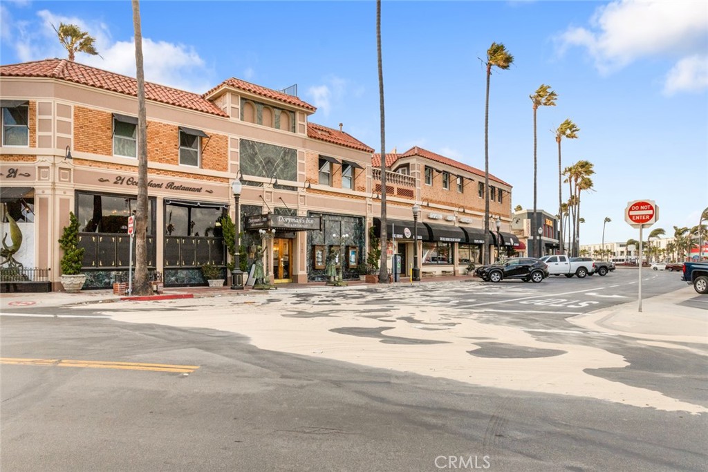 713 W Balboa Boulevard