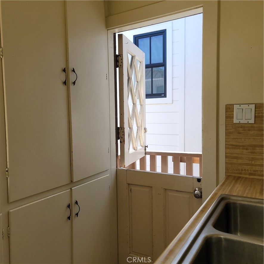 713 W Balboa Boulevard