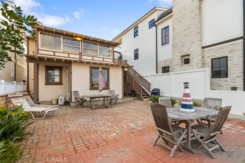 713 W Balboa Boulevard