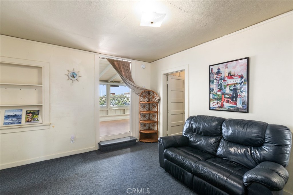713 W Balboa Boulevard