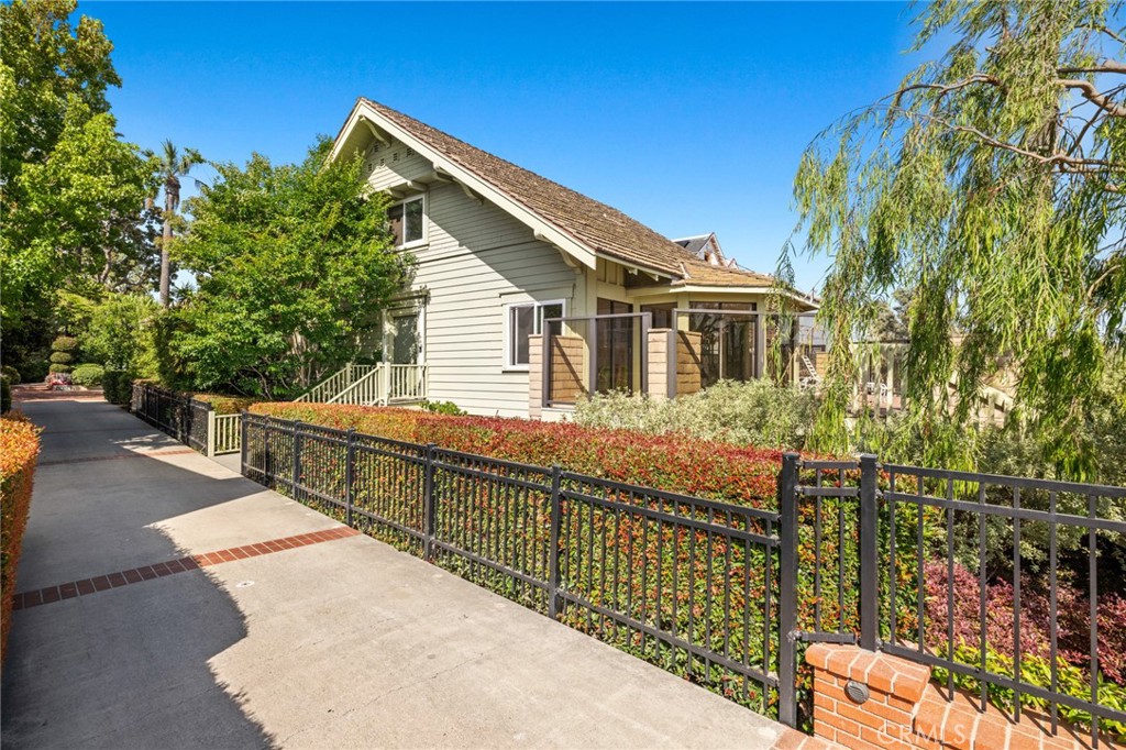 22 Bay Island