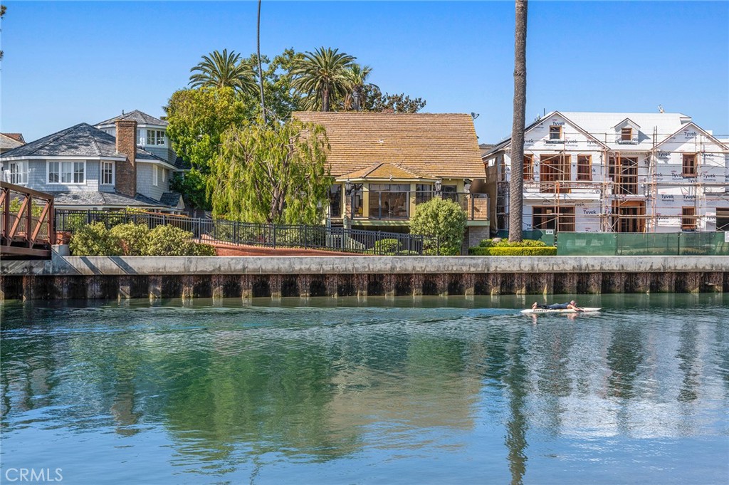 22 Bay Island