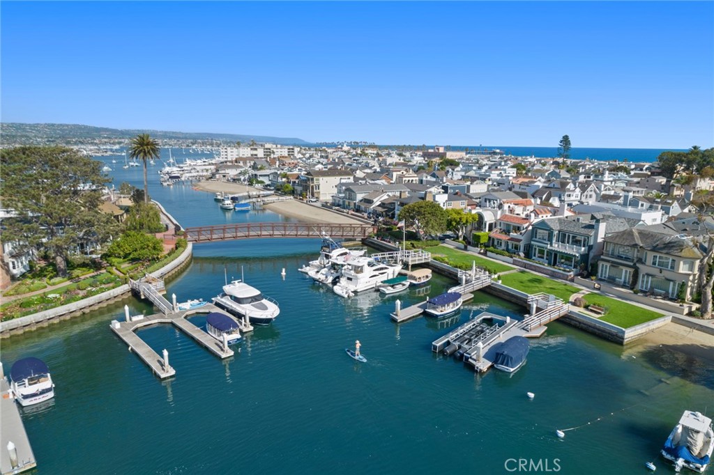 22 Bay Island