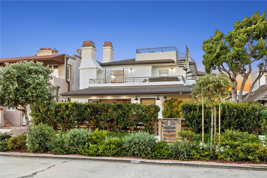 1584 E Ocean Boulevard
