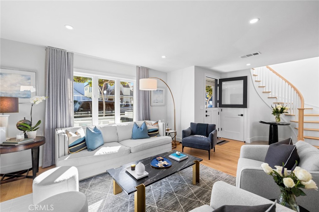 2146 Miramar Drive