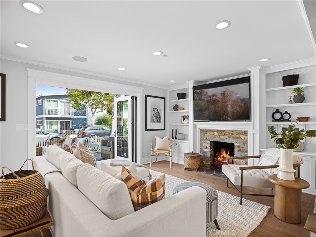 1577 Miramar Drive