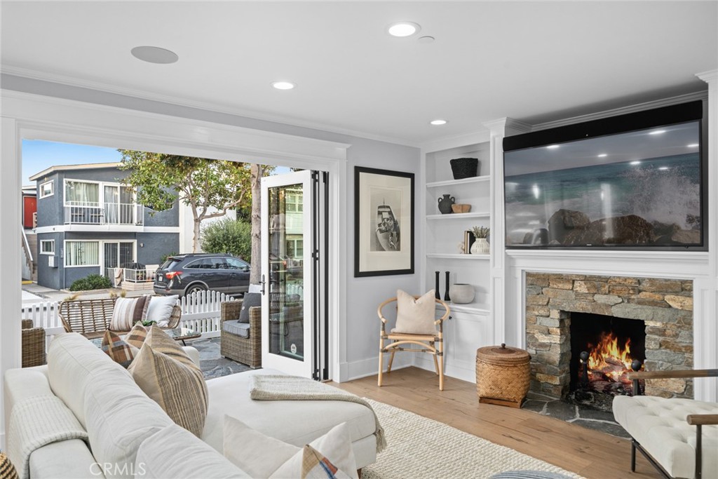 1577 Miramar Drive