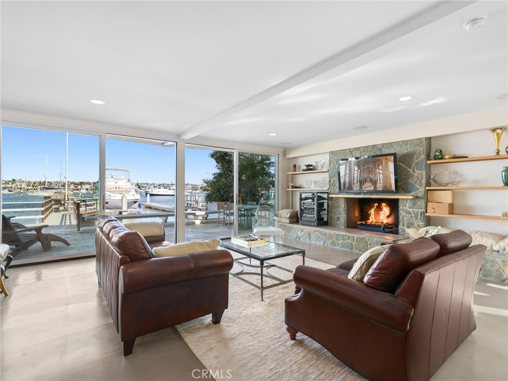 1344 W Bay Avenue