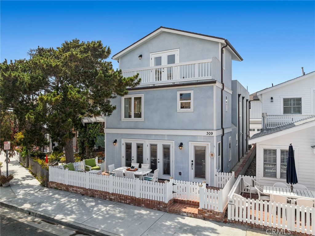 309 Lindo Avenue