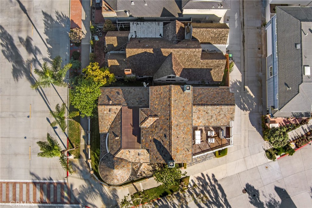 1701 E Balboa Boulevard