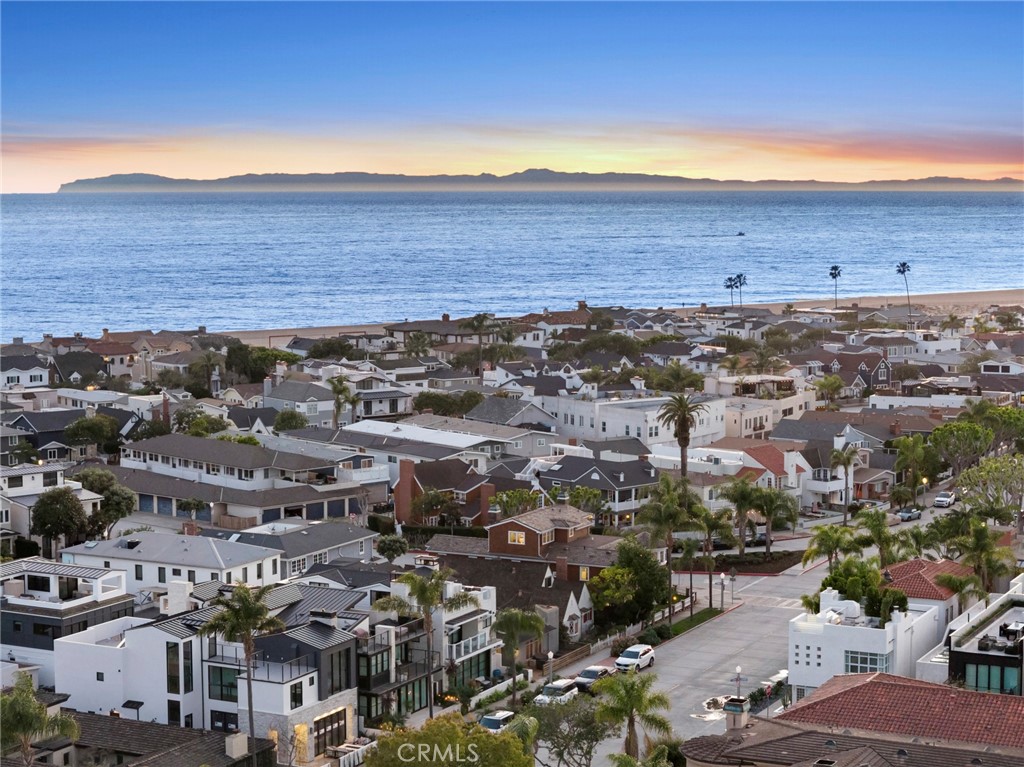 1701 E Balboa Boulevard