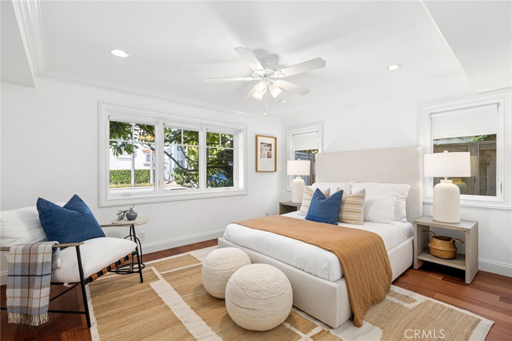 1701 E Balboa Boulevard