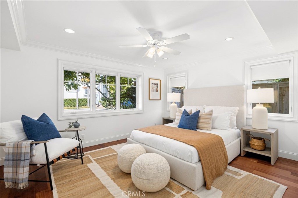 1701 E Balboa Boulevard