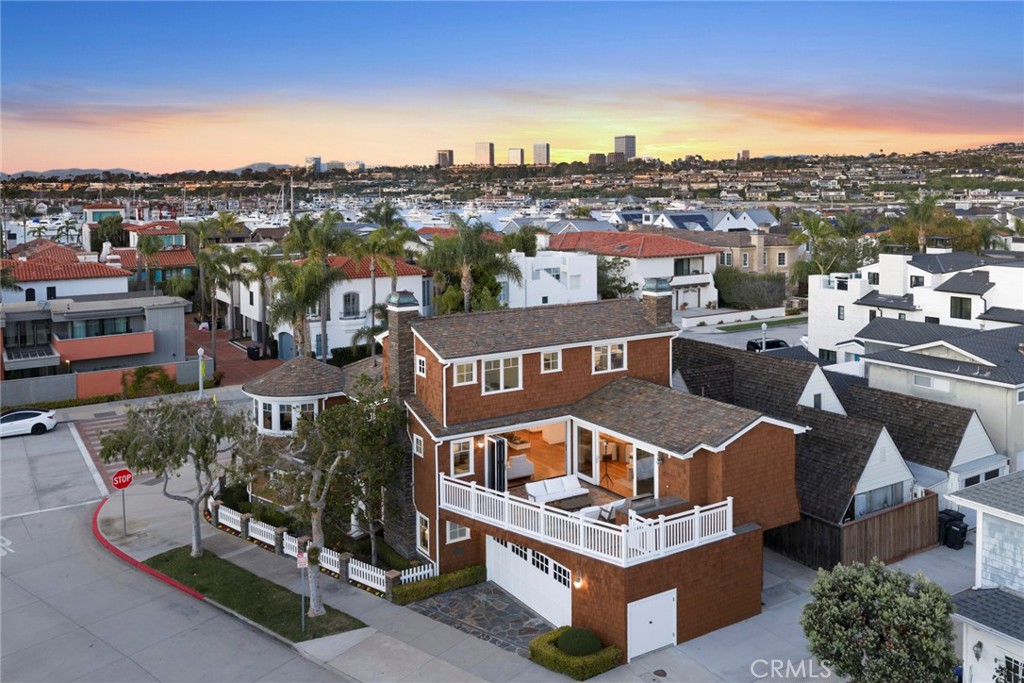 1701 E Balboa Boulevard